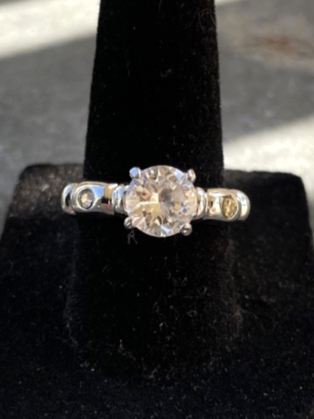 Silver tone costume faux diamond Ring Size 7 - Picture 1 of 5